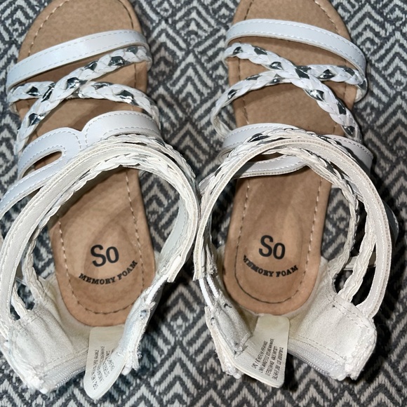 Girl’s Sandals - Picture 2 of 3